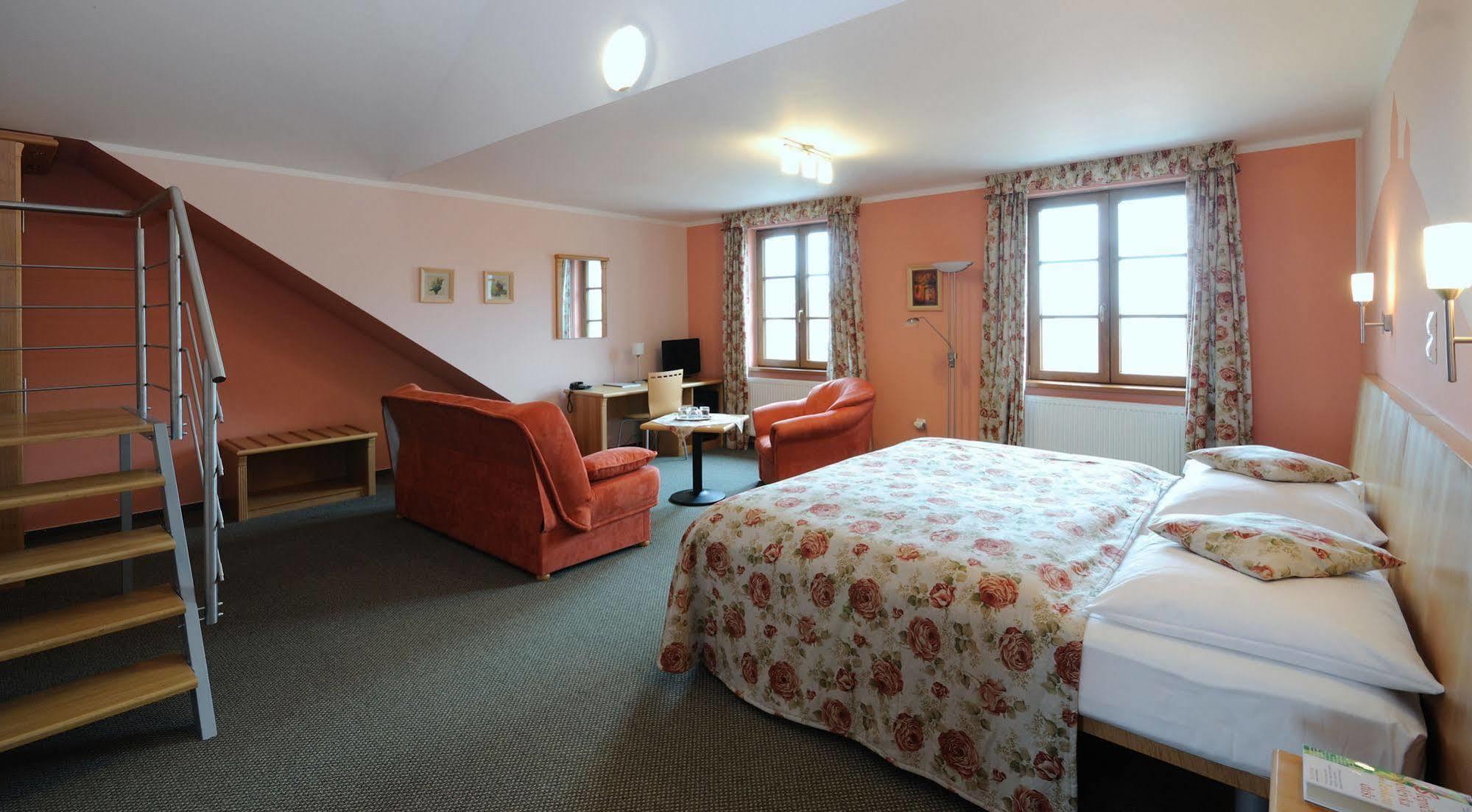 Hotel Galant Mikulov Dış mekan fotoğraf